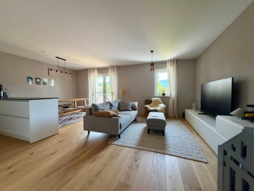 Exklusive Designwohnung am Chiemsee | Sauna | Designküche | Südbalkon | Aufzug, 83236 Übersee, Wohnung