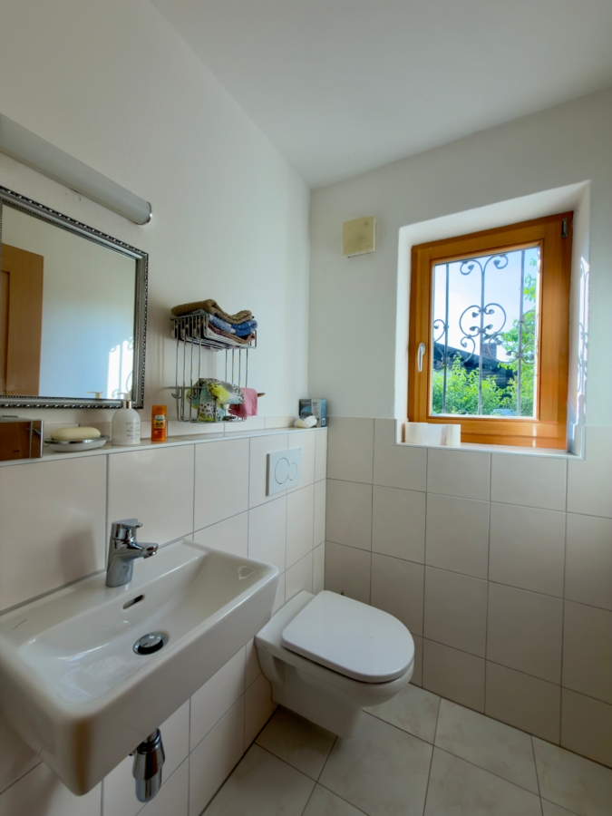 Separates Gäste-WC im Erdgeschoss