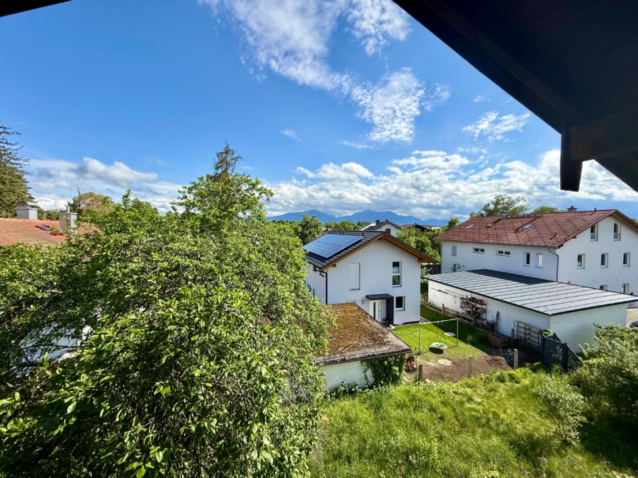 Weitblick bis zu den Chiemgauer Alpen
