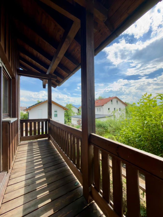 Balkon mit Blick in die Chiemgauer Bergwelt