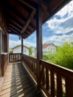 Balkon mit Blick in die Chiemgauer Bergwelt