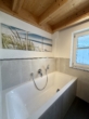 Badezimmer mit Badewanne