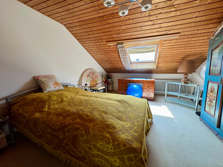 Schlafzimmer DG