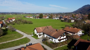 Bezaubernde, ruhig gelegene 2-Zimmer-Altbauwohnung mit schönen Blick in Marquartstein, 83250 Marquartstein, Erdgeschosswohnung