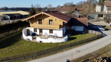 Landhaus mit Einliegerwohnung nähe Gut Ising/Chiemsee für Pferde- u. Golfliebhaber-oder Ferienhaus!, 83339 Chieming, Haus