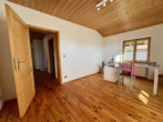 Büro - Landhaus mit Einliegerwohnung nähe Gut Ising/Chiemsee für Pferde- u. Golfliebhaber-oder Ferienhaus!