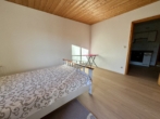 Wohn/Schlafzimmer - Landhaus mit Einliegerwohnung nähe Gut Ising/Chiemsee für Pferde- u. Golfliebhaber-oder Ferienhaus!