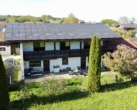 Hausansicht Süd - Sehr gepflegtes Zweifamilienhaus mit freiem Bergblick & moderner Haustechnik in ruhiger Lage