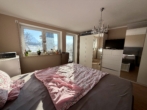 Schlafzimmer Erdgeschoss - Sehr gepflegtes Zweifamilienhaus mit freiem Bergblick & moderner Haustechnik in ruhiger Lage