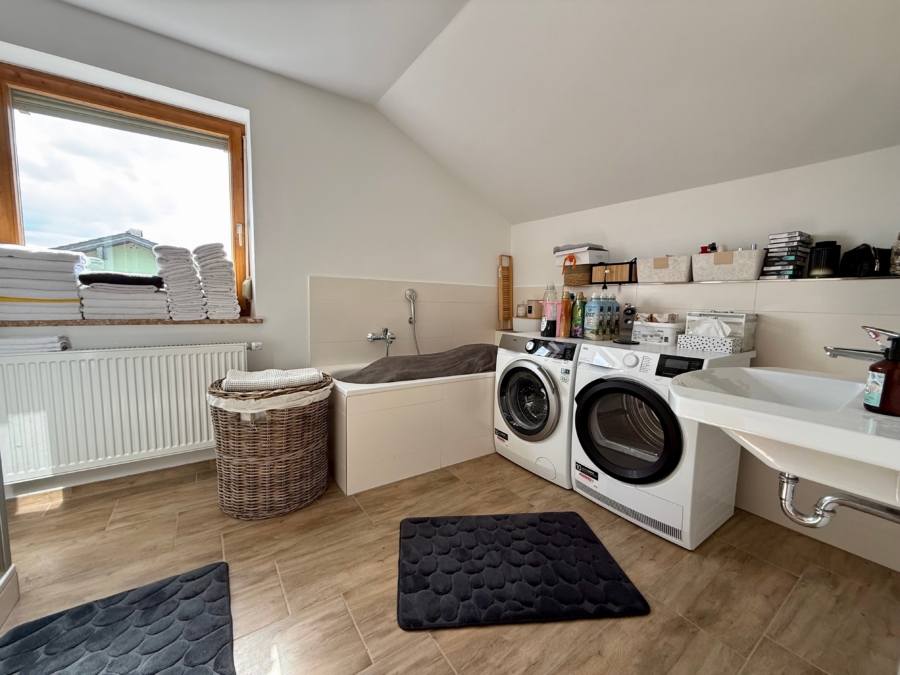 Badezimmer im Obergeschoss