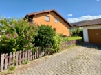 Zufahrt mit Garage
