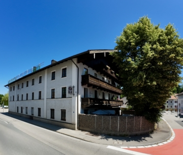 Modernisiertes Wohnjuwel in zentraler Lage – Stilvolle 2-Zimmer-Wohnung mit Charme und Qualität, 83278 Traunstein, Wohnung