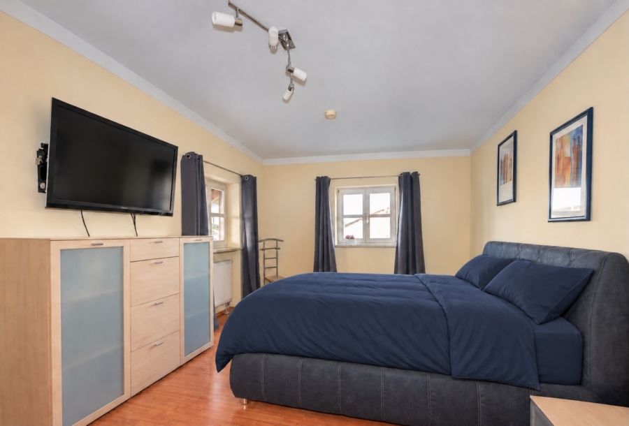 Schlafzimmer 1