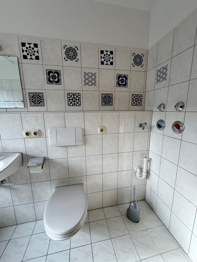 Badezimmer mit Waschmaschinenanschluss