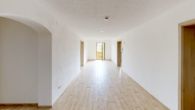 Flur - Stilvolle 4-Zimmer-Dachgeschosswohnung im kernsanierten Bauernhaus mit Bergblick