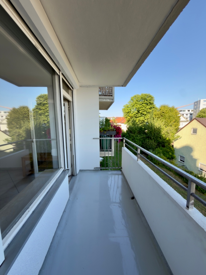 Großzügiger Südbalkon – ruhiger Freiraum in zentraler Stadtlage