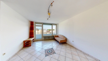 Bezugsfrei & zentral: 1-Zimmer-Wohnung mit Südbalkon, Aufzug & TG-Stellplatz, 83022 Rosenheim, Etagenwohnung