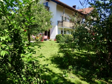 Sonnige Maisonette-Gartenwohnung im Herzen von Seebruck – nur 200 m zum Chiemsee, 83358 Seeon-Seebruck, Maisonettewohnung