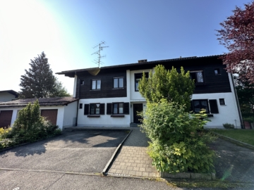 Drei Zimmer Eigentumswohnung in ruhiger Wohnlage in einem gepflegten Haus – Bernau, 83233 Bernau am Chiemsee, Wohnung