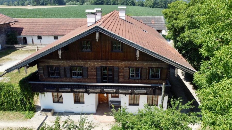 Nachhaltig errichtetes Wohnhaus im traditionellen Landhausstil