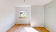 Büro - Neubau: Traumhaft lichtdurchflutete vier Zimmer Erdgeschosswohnung in Übersee Feldwies