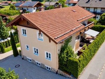 Gepflegt, modernisiert & sofort bezugsbereit – Einfamilienhaus in Staudach-Egerndach, 83224 Staudach-Egerndach, Zweifamilienhaus