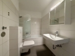 Badezimmer - Sonnige 2 Zi. Whg. mit Bergblick 1 OG und kleine Zusatzwohnung im Souterrain