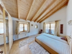 Hauptschlafzimmer DG - *Reserviert*Gepflegtes Einfamilienhaus in ruhiger Lage von Ruhpolding – Bergblick, Kachelofen & viel Platz